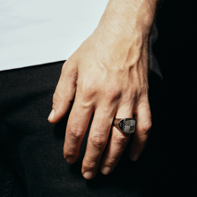 Lade das Bild in den Galerie-Viewer, TYPAR x PYRAMIDS TAG Silber